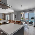 Mia Mirela מאקרסקה