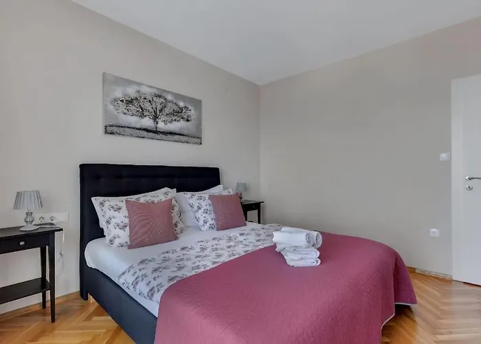 Mia Mirela * Μακάρσκα