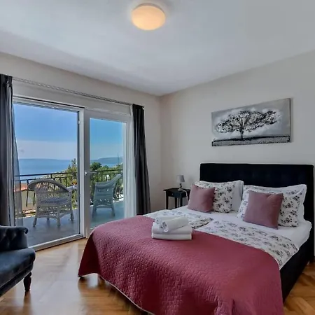 Mia Mirela Villa Makarska