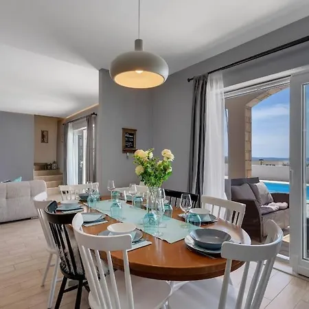 Mia Mirela Villa Makarska