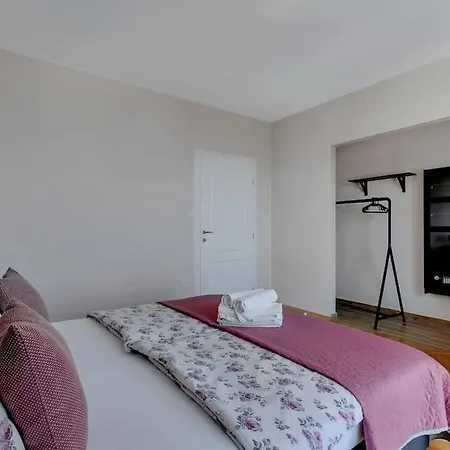 Mia Mirela * Makarska