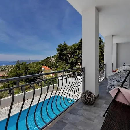Mia Mirela Villa Makarska