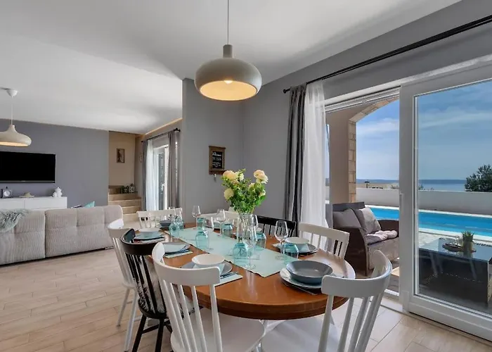 Mia Mirela Villa Makarska