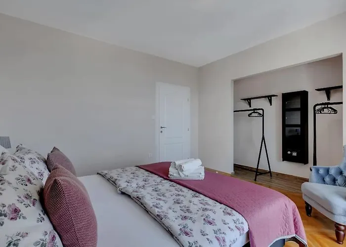 Mia Mirela * Makarska