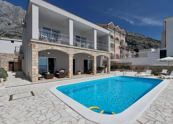 Mia Mirela * Makarska