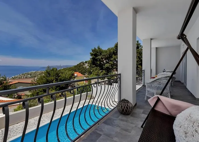 Mia Mirela Villa Makarska